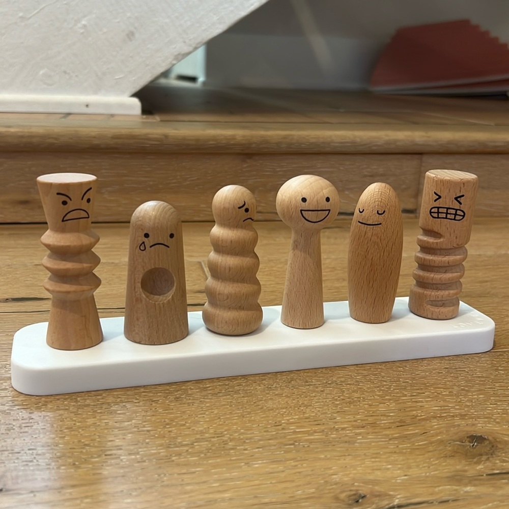 Lovevery mood pegs